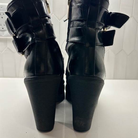 Black Boots - Picture 3 of 4